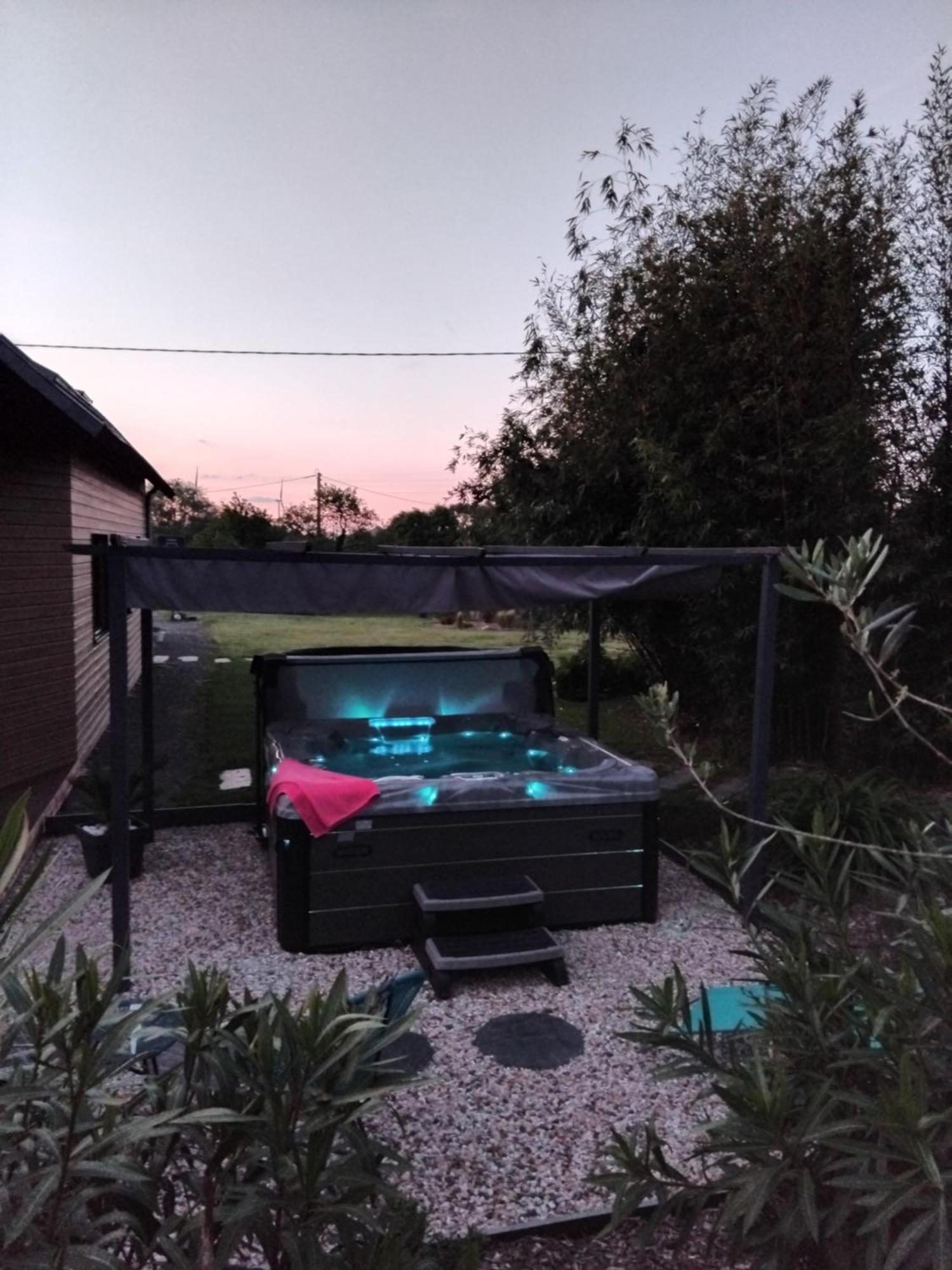 Chambre Dans Un Ecrin De Verdure Angrie Exterior photo